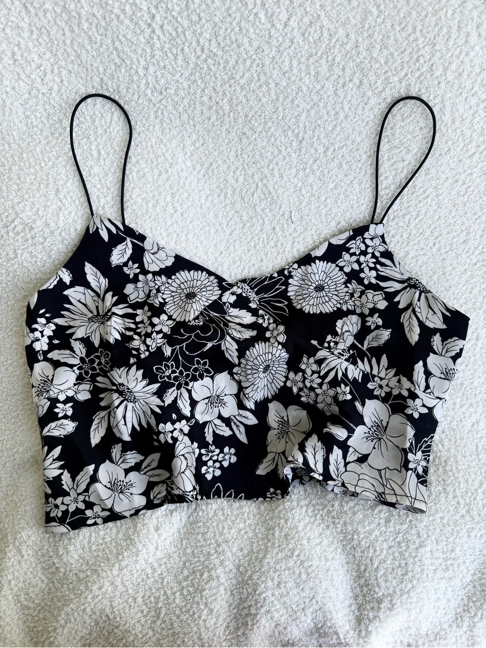 Bungee Sleeveless Satin Print Top